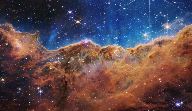 NASA 官方发布的宇宙悬崖影像