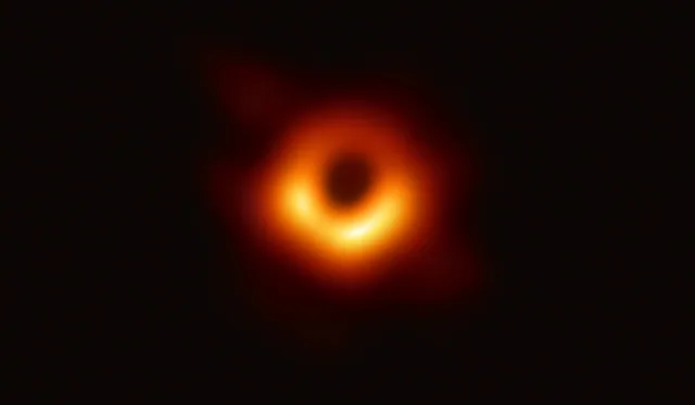M87* · 首张黑洞影像，NASA 官方资料页收录的宇宙影像。